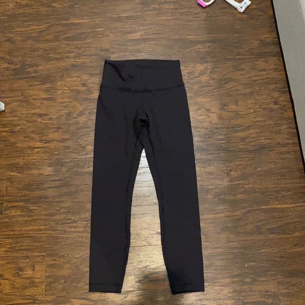 Size 6 black wunder under 25